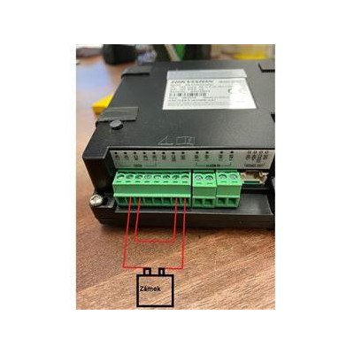DS-KD8003Y-IME2/NS - Modul 2-žilového interkomu s kamerou; nerez