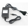 Univerzální stabilizovaný zdroj 100-240V~/12V=/1A.	Frekvence 50/60 Hz