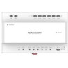 HIKVISION DS-KAD706YEY&nbsp;-&nbsp;Video/Audio Distributor DS-KAD7060EY pro&nbsp;napájení&nbsp;monitorů a vstupních tabel. Je určený pro propojení jednotek systému 2-žilových modulárních HD interkomů.Specifikace:	2&nbsp;rozhraní pro&nbsp;kaskádování distributorů	6 svorek pro napájení dveřních (max. 2) nebo vnitřních stanic&nbsp;	Signální a napájecí indikátory	Resetovací tlačítko	Napájení: 48VDC (napájecí adaptér&nbsp;&nbsp;DS-KAW150-4N&nbsp;není součástí balení)	Spotřeba: kanály 1-2